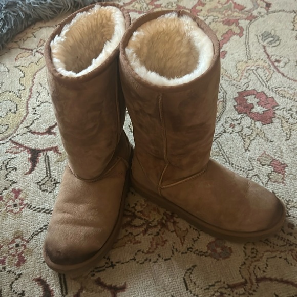 UGG BOOTS - Picture 1 of 5